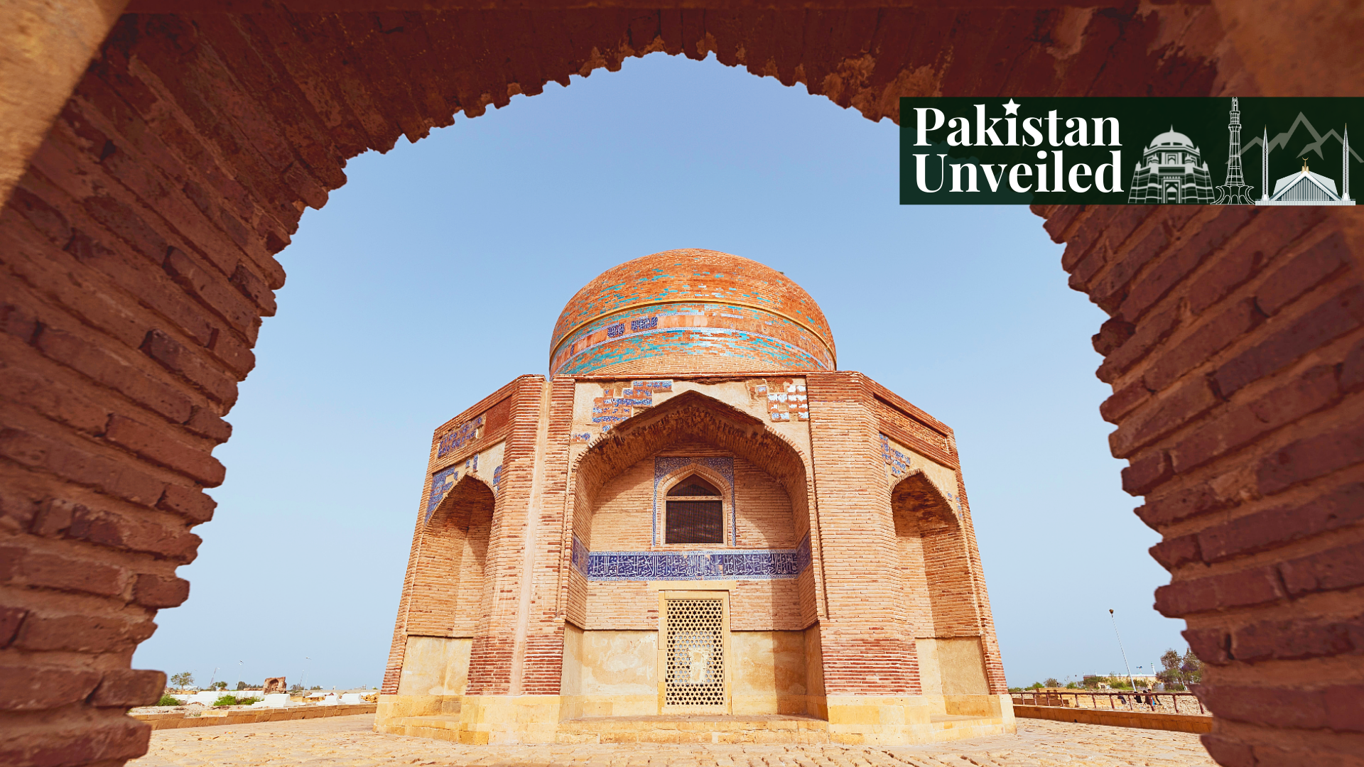 graveyard of makli