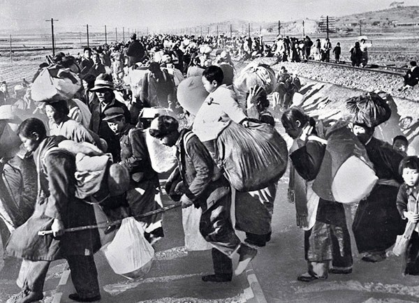 South Koreans fleeing after North Korea's invasion in 1950