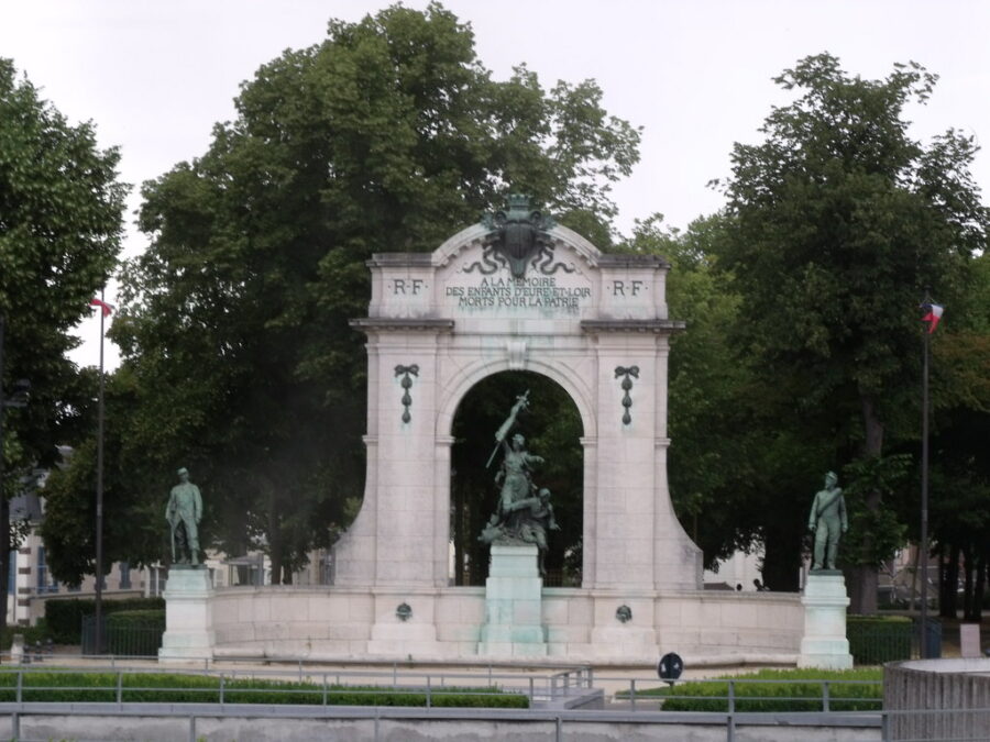 Franco-Prussian War Memorial - Place Châtelet, Chartres
