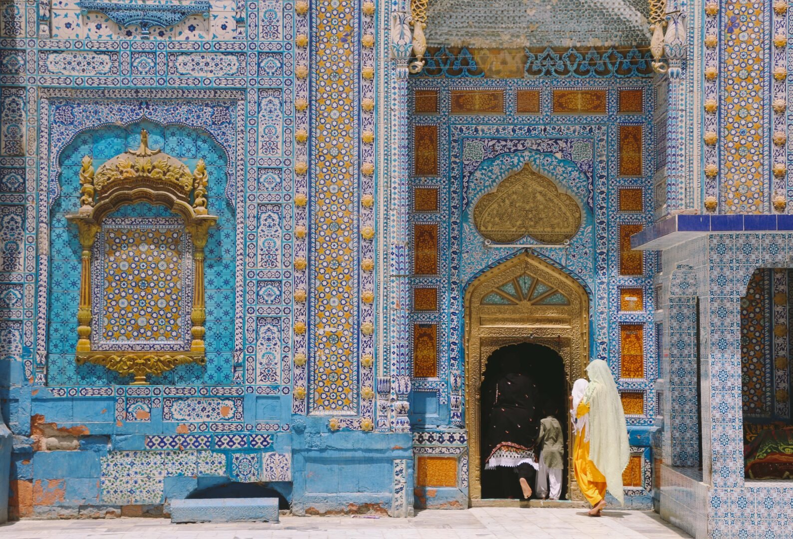 Sachal Sarmast