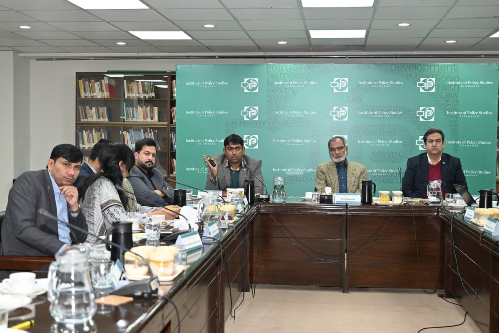 experts at IPS have gathered to discuss Pakistan's shift towards clean energy