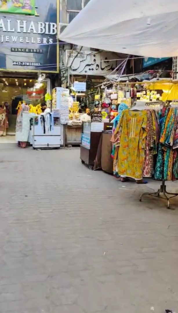 moon market clothing stalls