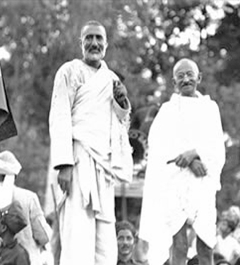 Khan Abdul Ghaffar Khan of the Khudai Khidmatgars and Mohandas Gandhi of the Indian National Congress both strongly championed Hindu–Muslim unity.